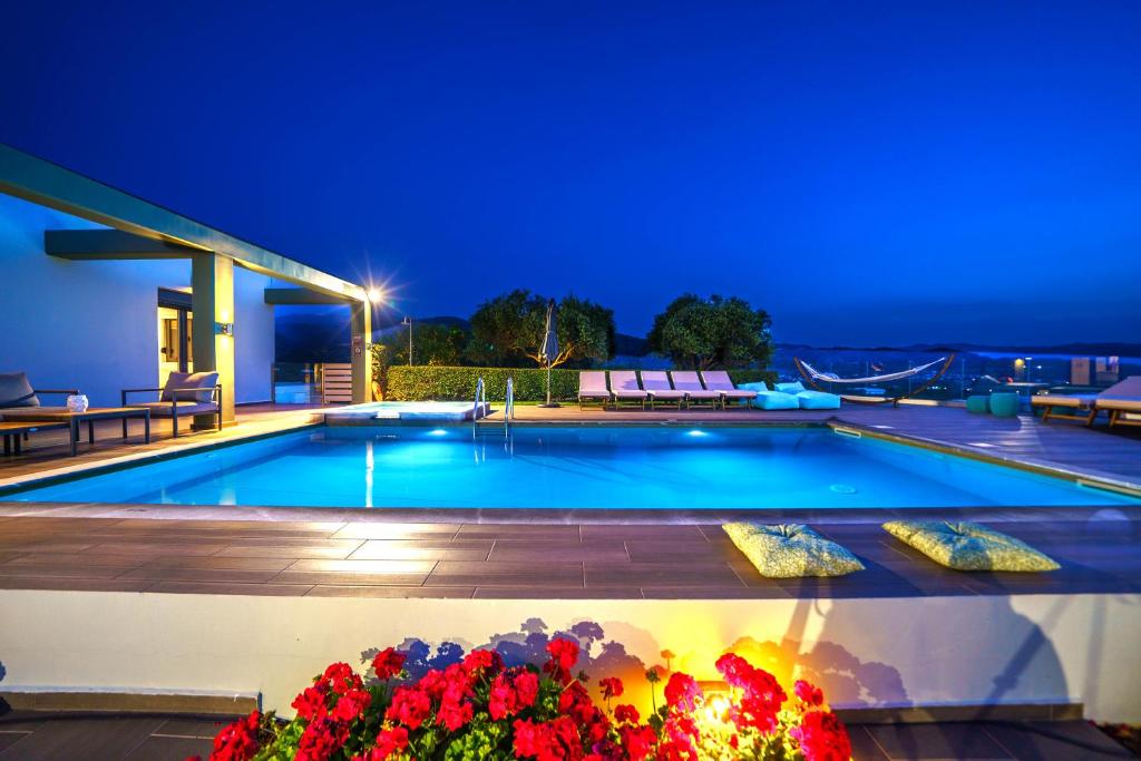 Mythic Olive One floor villa-Amazing View-Heated Poll photo 1