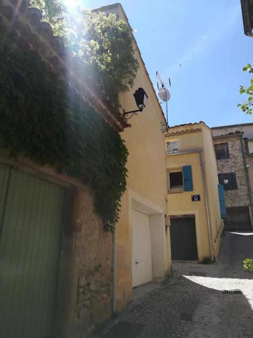 Maison au cœur d'un petit village provençal proche Vaison la Romaine