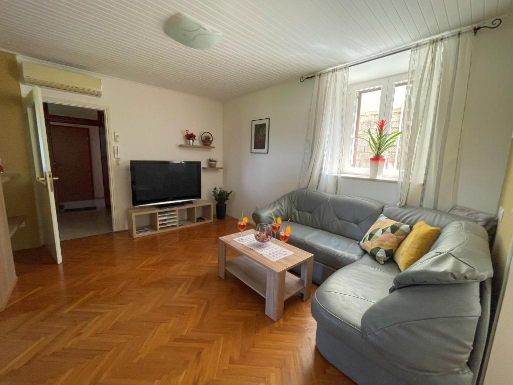 Apartment Kaštel photo 2