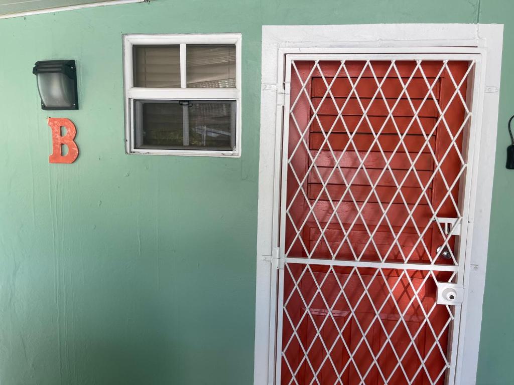 Arlene's Nest Diego Martin - 3 Bedroom 1 & half bath Cozy Apt photo 3