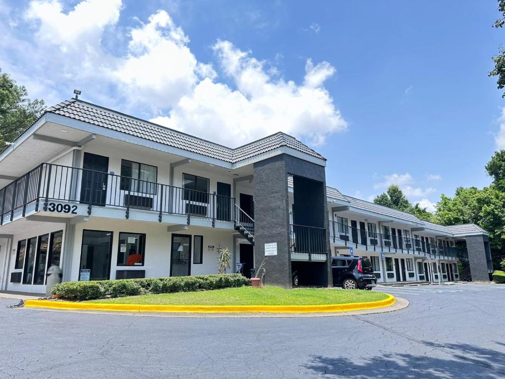 Masters Inn Atlanta - Doraville at I-85 & 285 image
