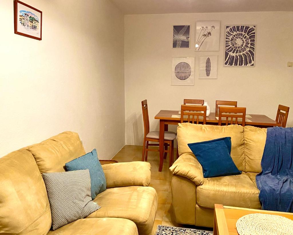 Sea view country house photo 1
