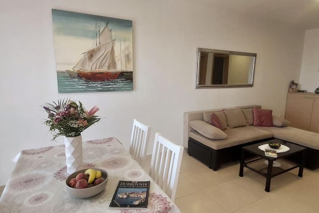 Apartman Infinity, FREE PARKING - Tap to explore photos