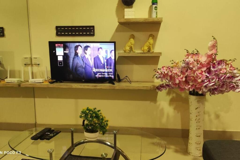 HA206 - WI-FI- NETFLIX-PARKING- SWIMMING POOL- CYBERJAYa, 3073 photo 4