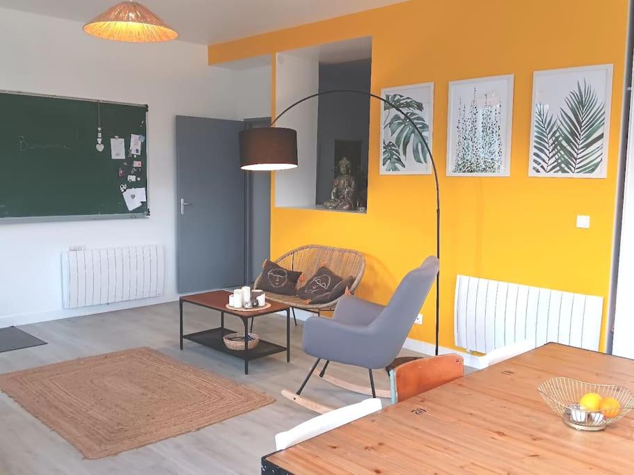 Loft avec jardin au bord de l'eau au rdc d'une ancienne école photo 2