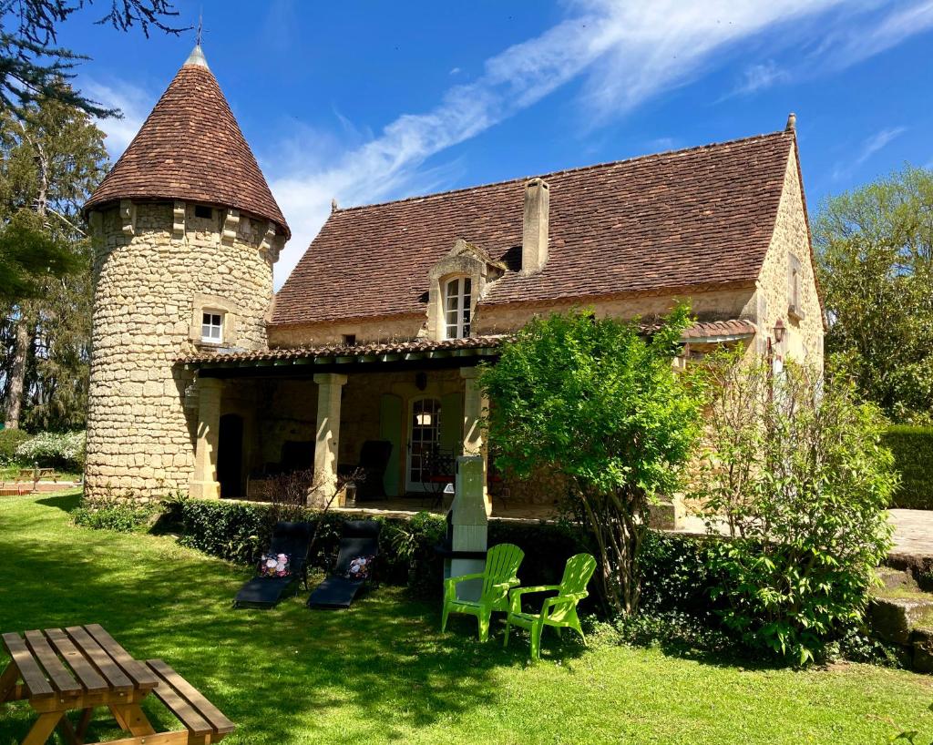 Le Petit Chateau - adults only property photo 1