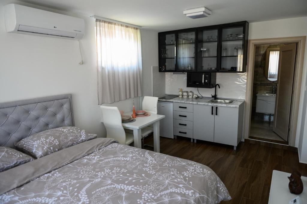 Bella Apartments photo 3