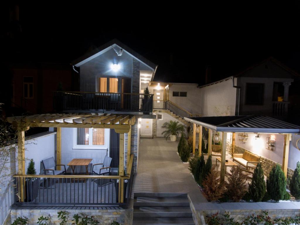 Bella Apartments photo 4