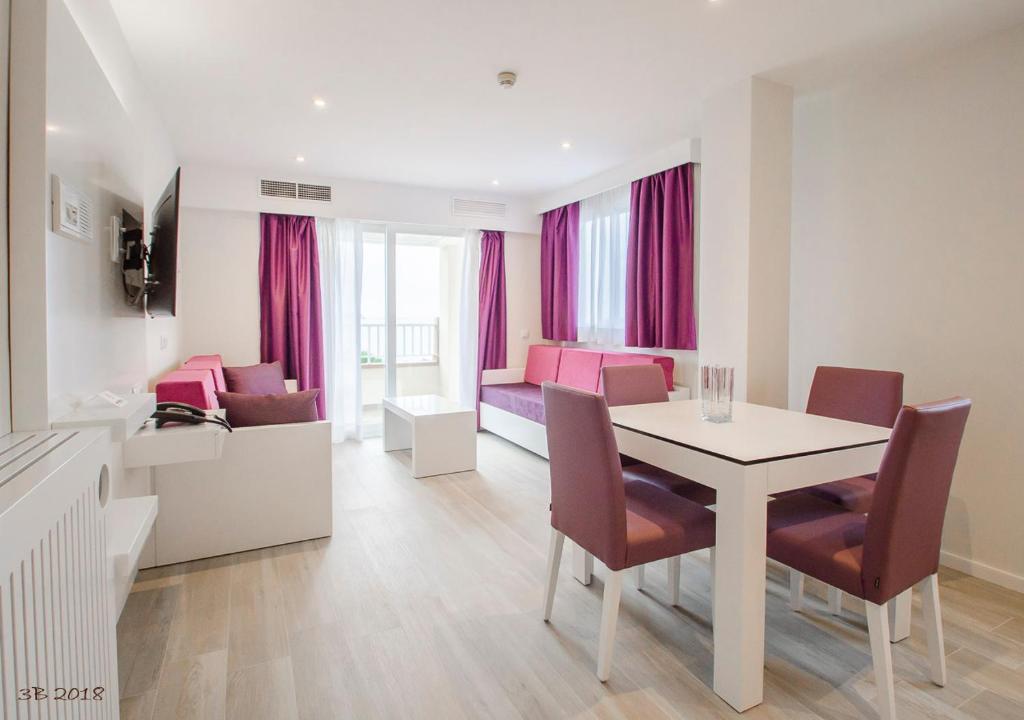 Apartamentos Ponent photo 1