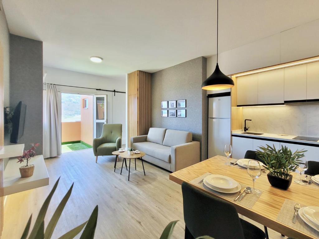 The Valley View Apartments photo 3