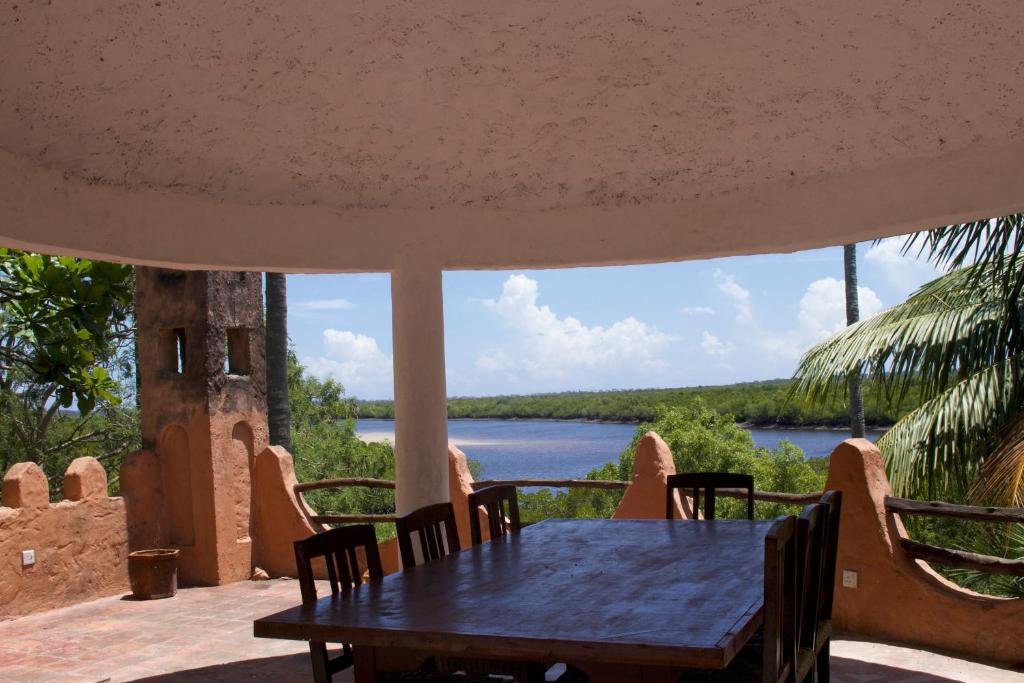 Shirazi Bay photo 1