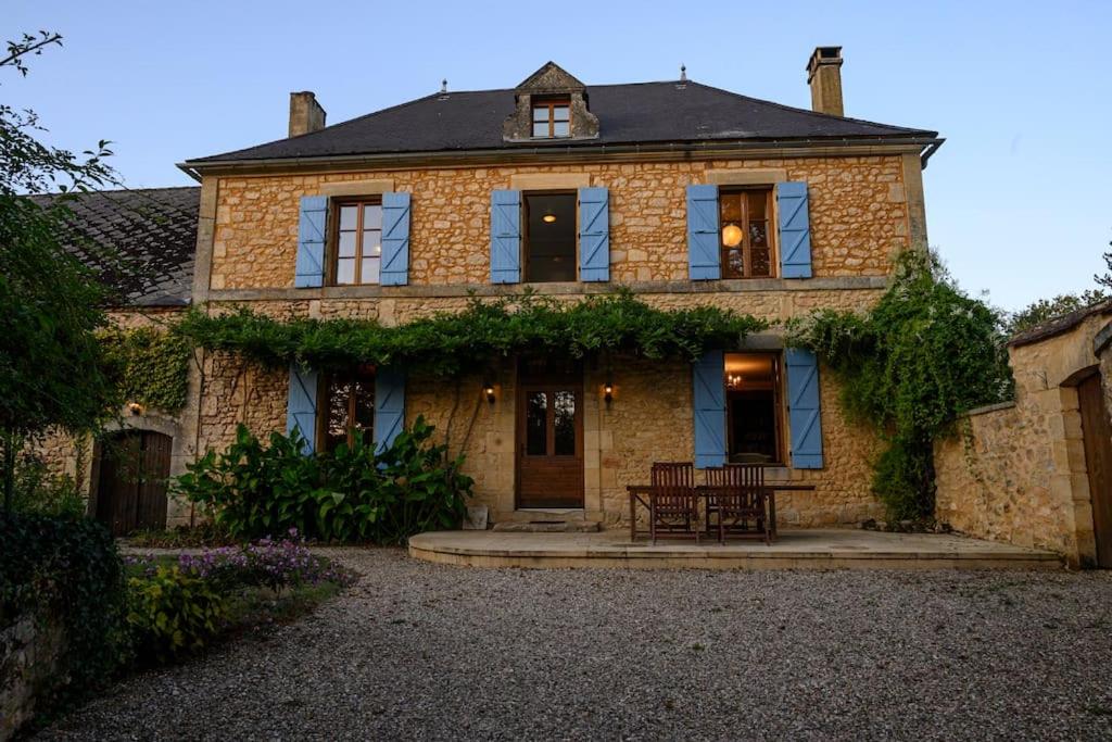 19th century house, 6 bedrooms with 6 bathrooms, private pool & garden