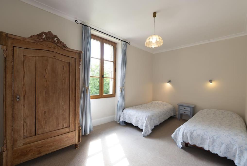 19th century house, 6 bedrooms with 6 bathrooms, private pool & garden photo 2