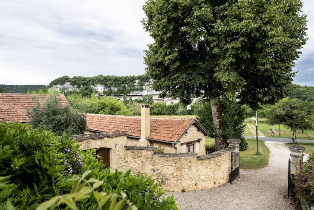 19th century house, 6 bedrooms with 6 bathrooms, private pool & garden photo 3