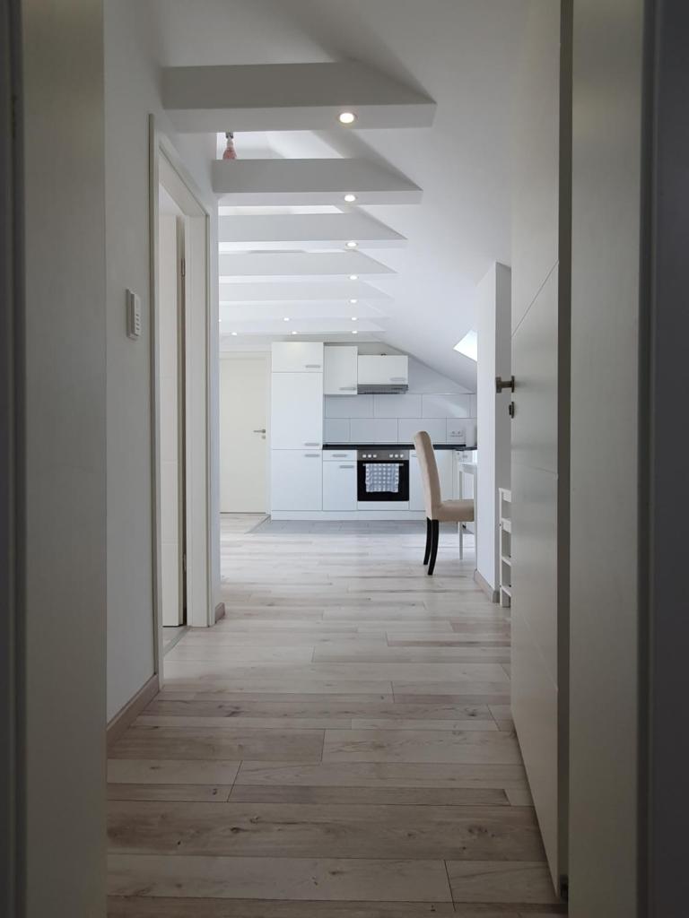 ruhige und moderne 2-Zi. Wohnung photo 2