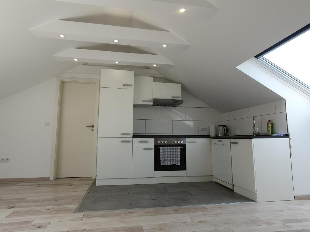 ruhige und moderne 2-Zi. Wohnung photo 4