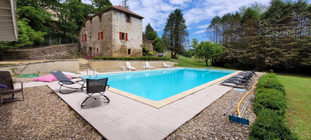La Vielle Forge Périgord Vert - piscine et rivière
