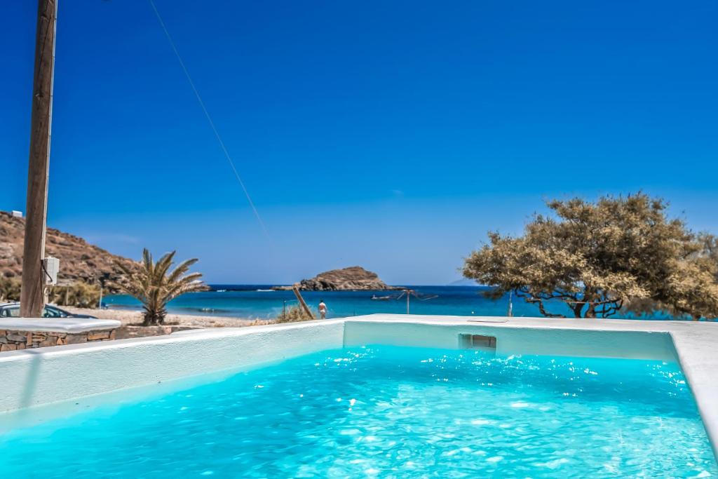 ΚΑΤΟΙΚΙΑ ΜΕ ΠΙΣΙΝΑ ΤΖΑΚΟΥΖΙ ΜΠΡΟΣΤΑ ΣΤΗ ΠΑΡΑΛΙΑ 4-Larerooms 4 photo 2