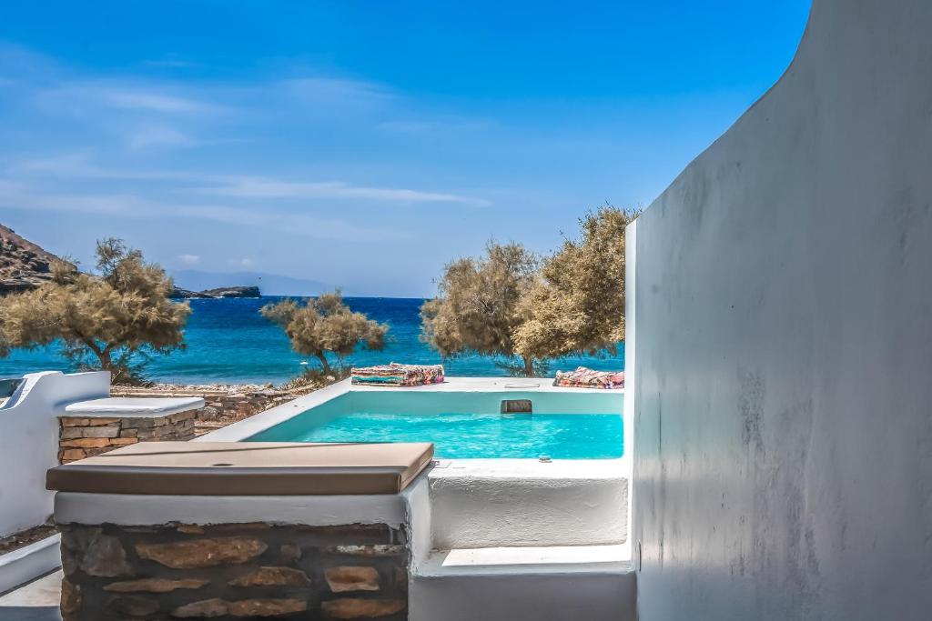 ΚΑΤΟΙΚΙΑ ΜΕ ΠΙΣΙΝΑ ΤΖΑΚΟΥΖΙ ΜΠΡΟΣΤΑ ΣΤΗ ΠΑΡΑΛΙΑ 4-Larerooms 4 photo 1