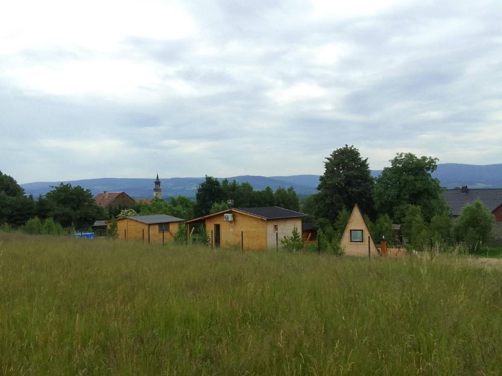 Szałas, Namiot w Górach Izerskich, agroturystyka, ogrzewanie, klimatyzacja , plac zabaw, ognisko z rusztem i kijkami, żywe zwierzęta, latem basen photo 2