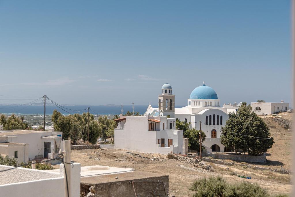 Naxian White House In Glinado photo 1