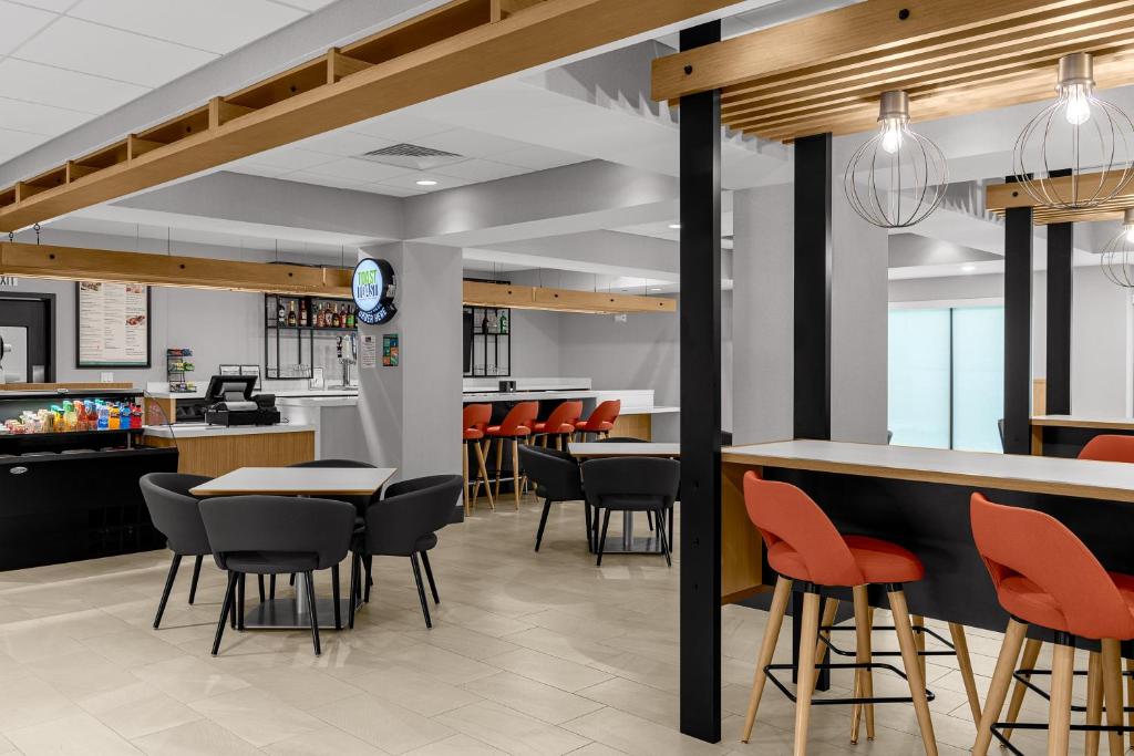Holiday Inn Cleveland, an IHG Hotel photo 1