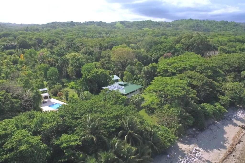 Casa Blanca Beachfront Paradise Garden photo 3