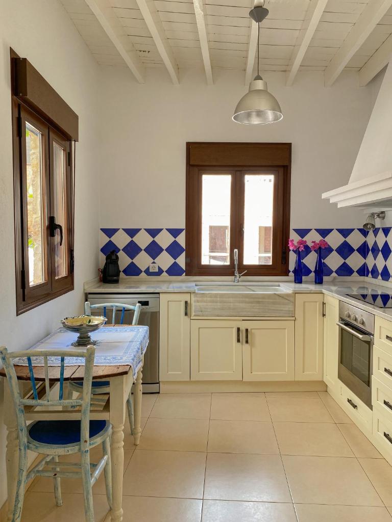 Casa de pueblo con encanto para desconectar photo 3