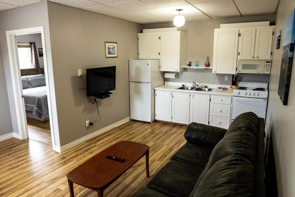 C & G Cabins photo 1