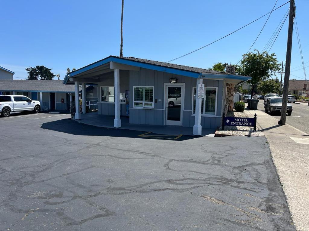 Ocean Palms Motel photo 1