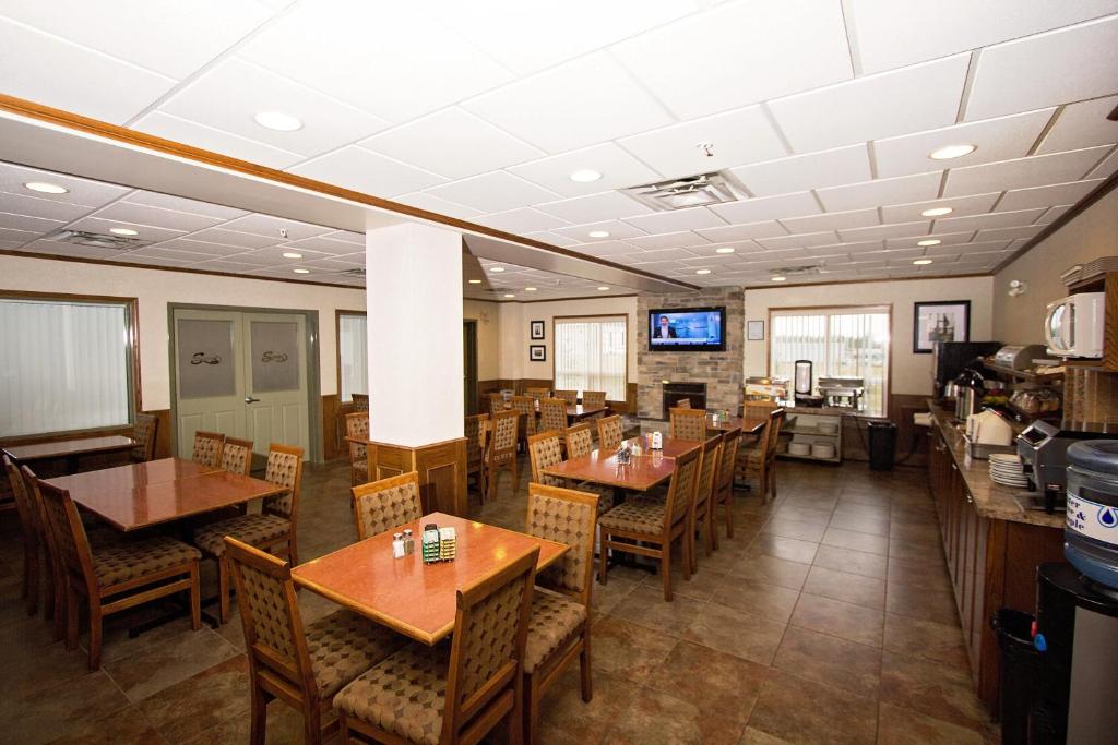 Service Plus Inns & Suites Drayton Valley photo 3