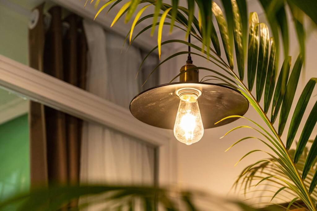 Homestay Hang Tre 5min to Bar street