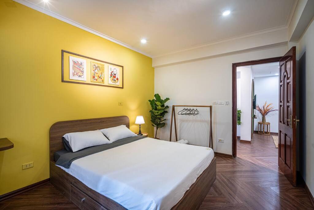 Homestay Hang Tre 5min to Bar street