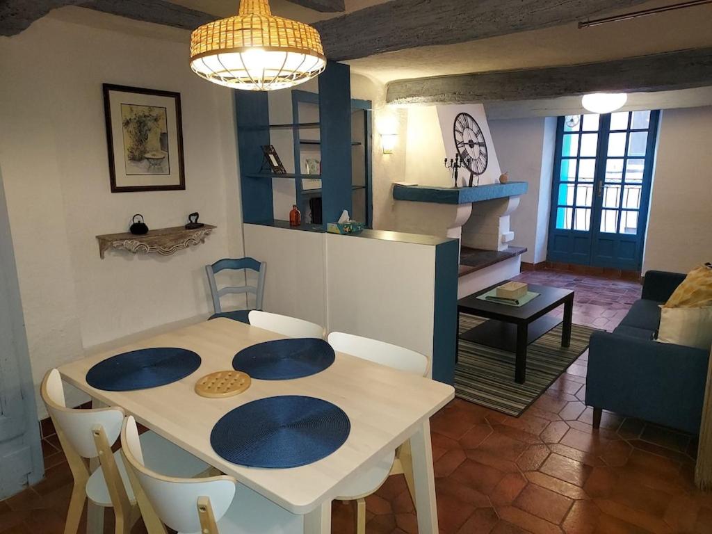 REGUSSE Maison de village - Parc régional du Verdon photo 3