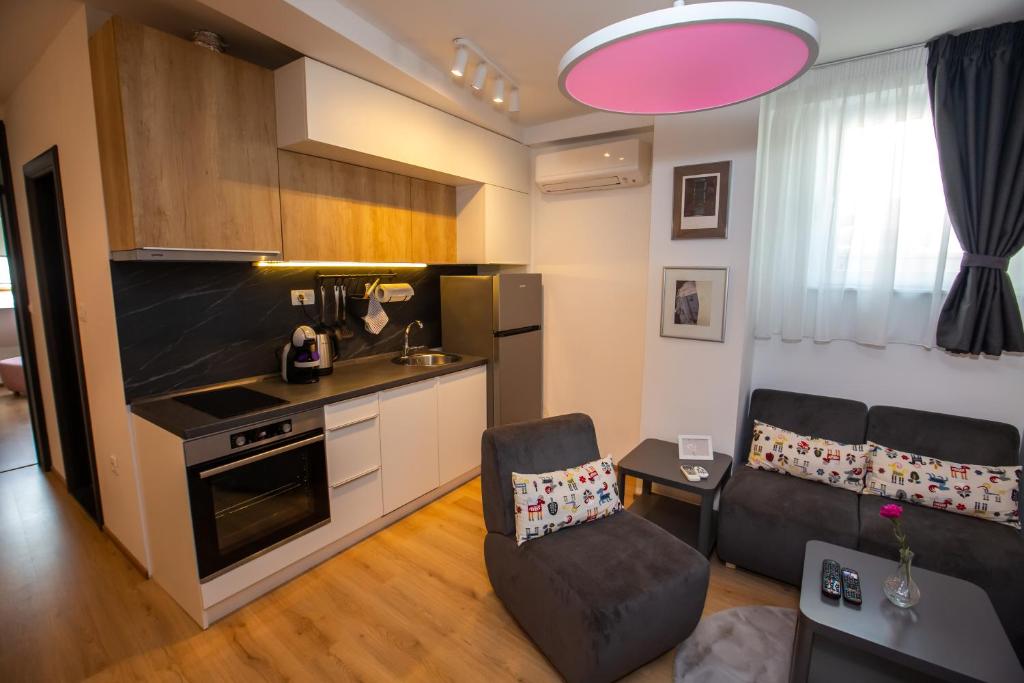 Charming Apartment in Shtip's downtown photo 2
