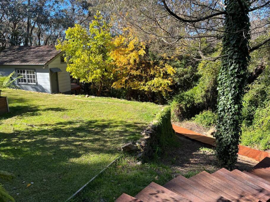 Bottlebrush Cabin, cosy private cabin in the trees photo 4