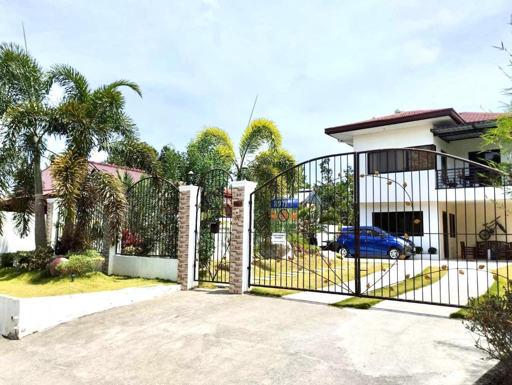 Casa LeoMa, Tagaytay