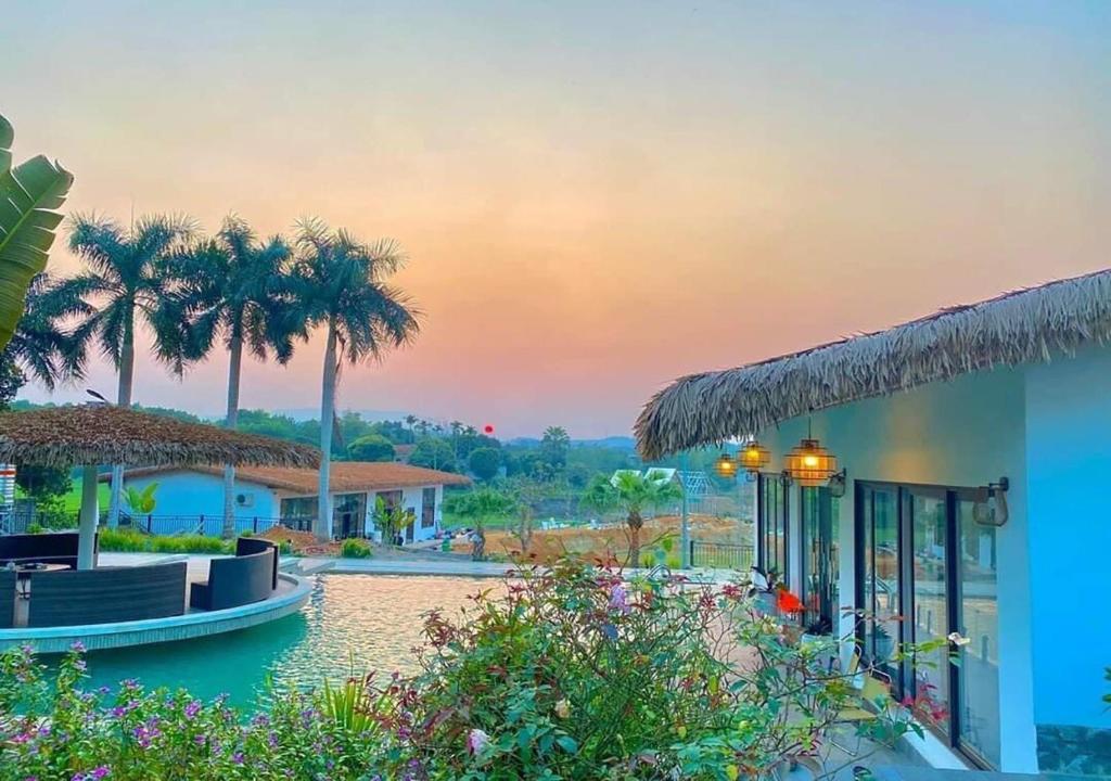 Eagle Bavi Resort photo 3