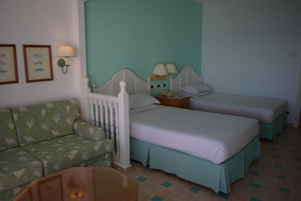 Sheraton Sharm Hotel, Resort, Villas & Spa Room Type - Room, 2 Twin Beds, Balcony, Sea View