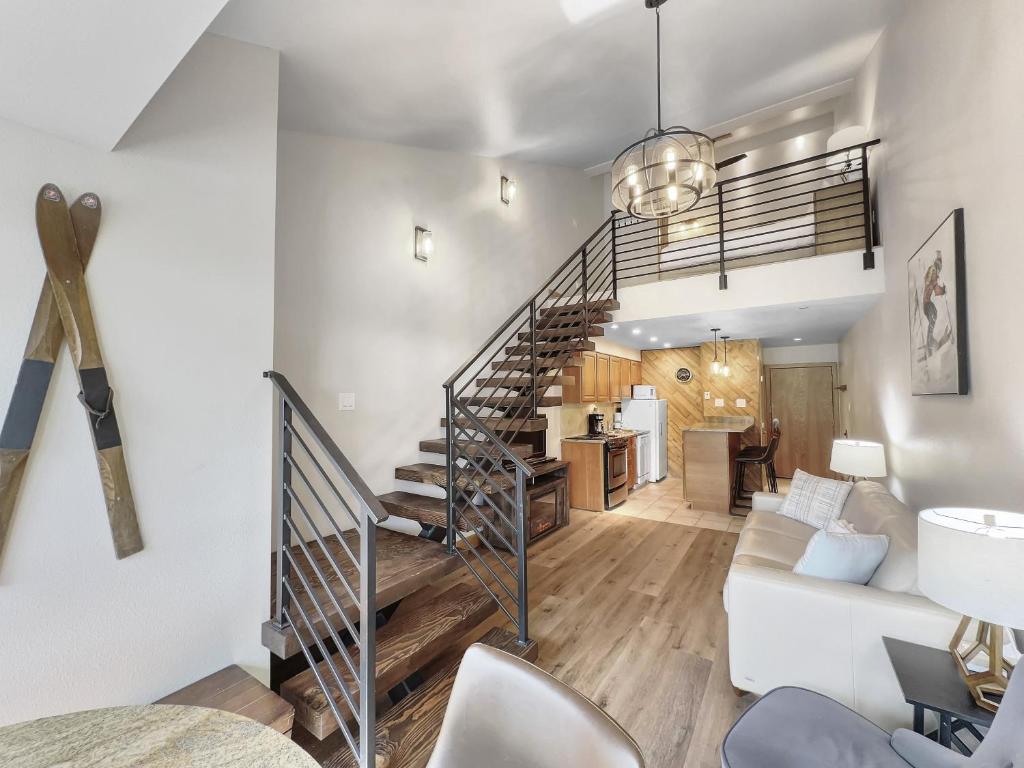 CJ303 Copper Junction Studio w LOFT condo photo 2