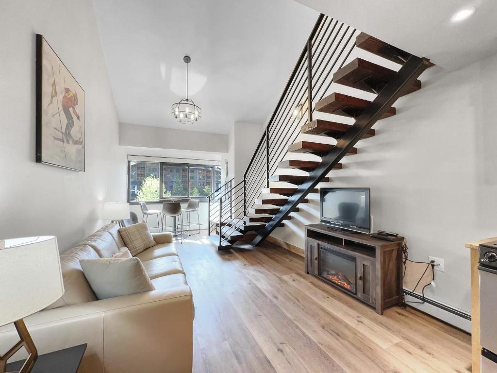 CJ303 Copper Junction Studio w LOFT condo photo 3