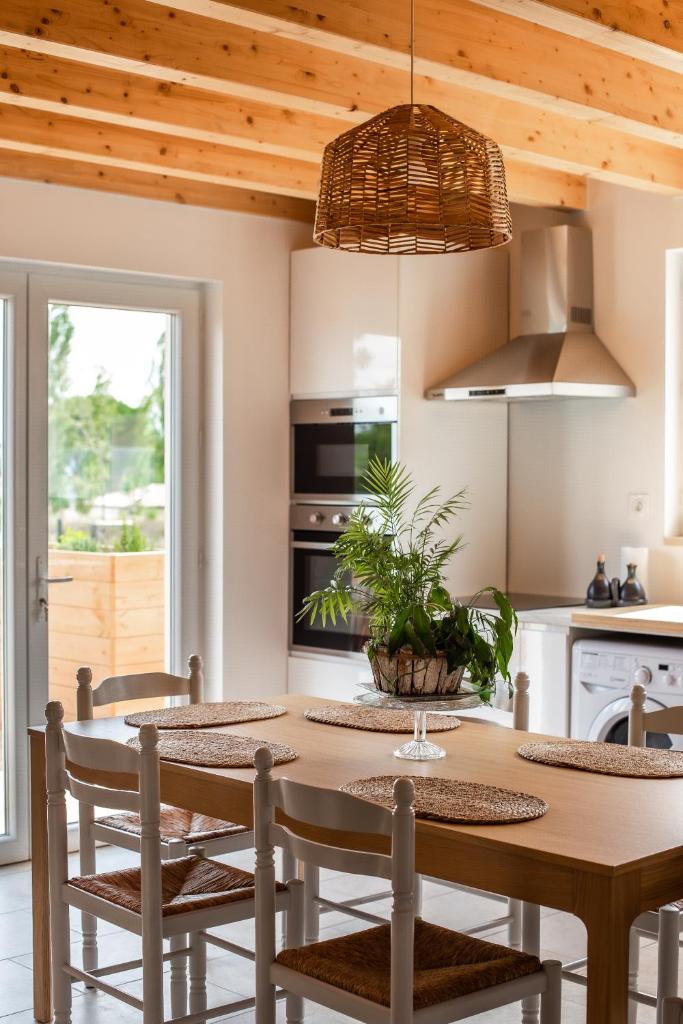 Maison avec piscine, vue sur le Canal du Midi photo 2