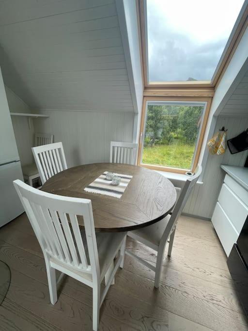 Moderne leilighet med badstue og havutsikt photo 2