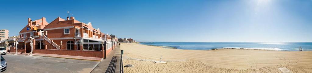 Lloyds Beach Club photo 4