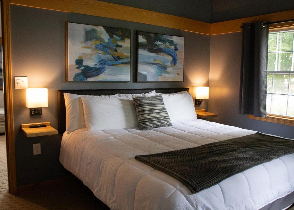New England Inn & Lodge image