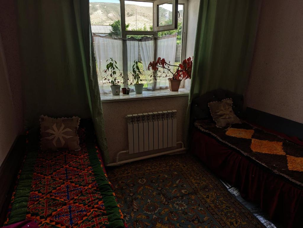 Almaz teacher's Guest House photo 2