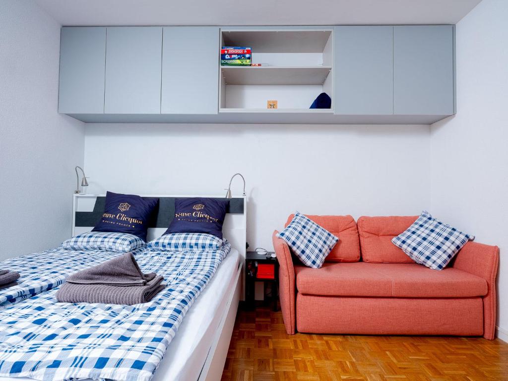 Cozy modern Studio super location feels like home photo 1