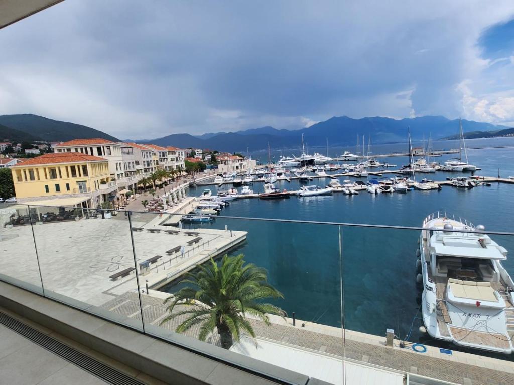 Portonovi - Marina Residences Sea View Apartment