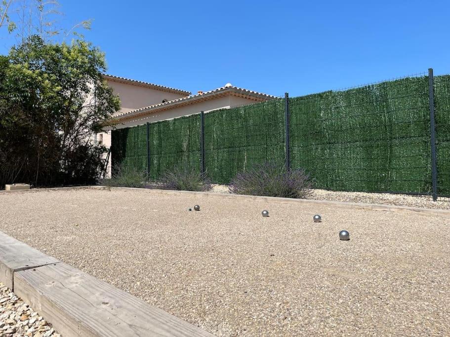 maisonnette avec piscine la picholine photo 3