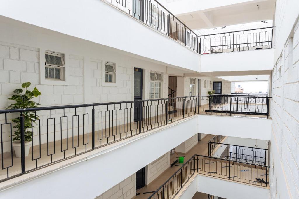 Luxe Studio and 1 bedroom Apartment photo 1